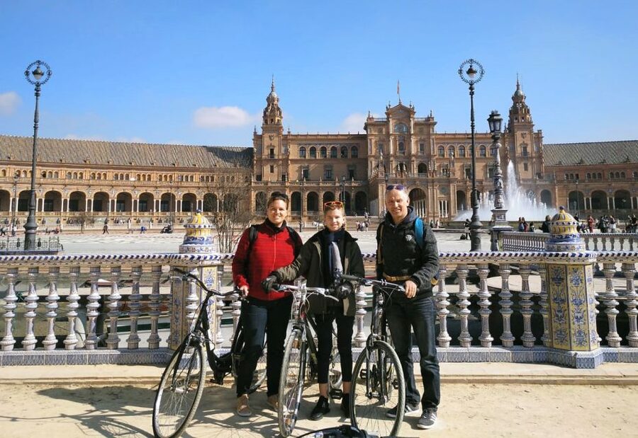Seville: Highlights Bike Tour with Local Guide - How Hard Is the Riding, and What the Group Style Feels Like?