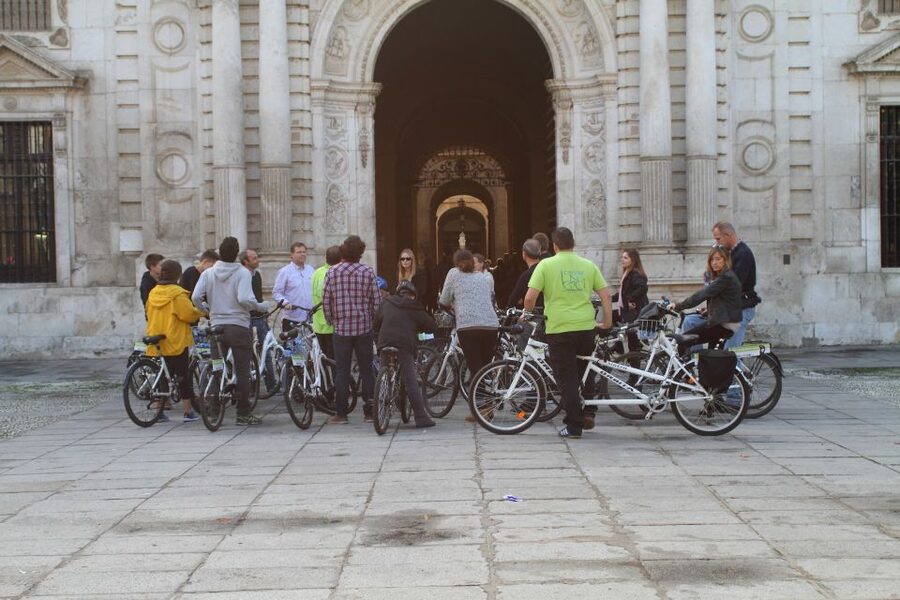 Seville: Historic Center Bike Tour - Why Seville’s defensive walls make this bike tour smarter than a walking loop