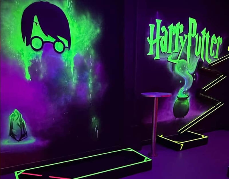 Seville: Indoor UV 18 hole Minigolf Experience - UV Minigolf in Central Seville, Why It Feels Like a Night Out