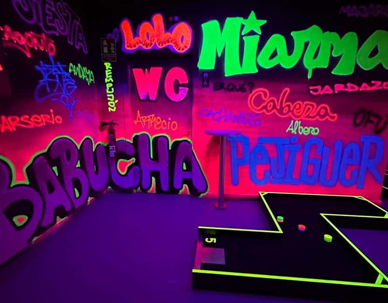 Seville: Indoor UV 18 hole Minigolf Experience - Day and Night UV Effects, Why Timing Still Matters