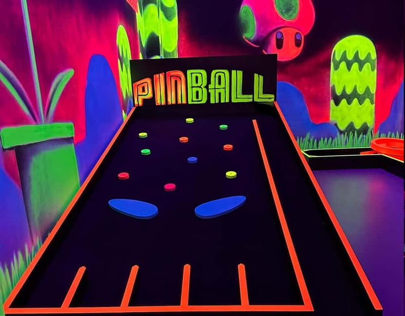 Seville: Indoor UV 18 hole Minigolf Experience - A Quick, Practical Game Plan Before You Start