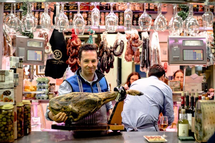 Seville: Morning Market & Tapas Tour - A 3-hour Seville food walk that starts in Macarena