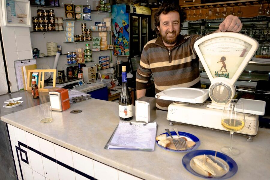 Seville: Morning Market & Tapas Tour - Who this tour suits, and who should reconsider