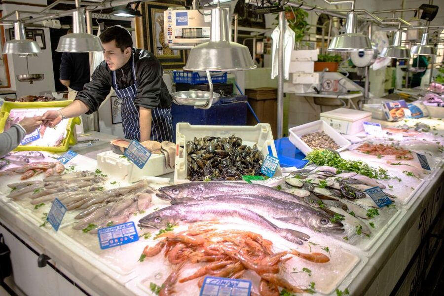 Seville: Morning Market & Tapas Tour - Should I book the Seville Morning Market & Tapas Tour?