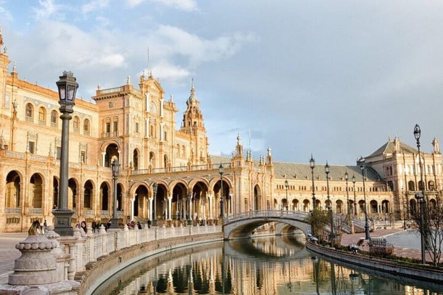 Seville: Must-See Attractions Walking Tour - Key highlights
