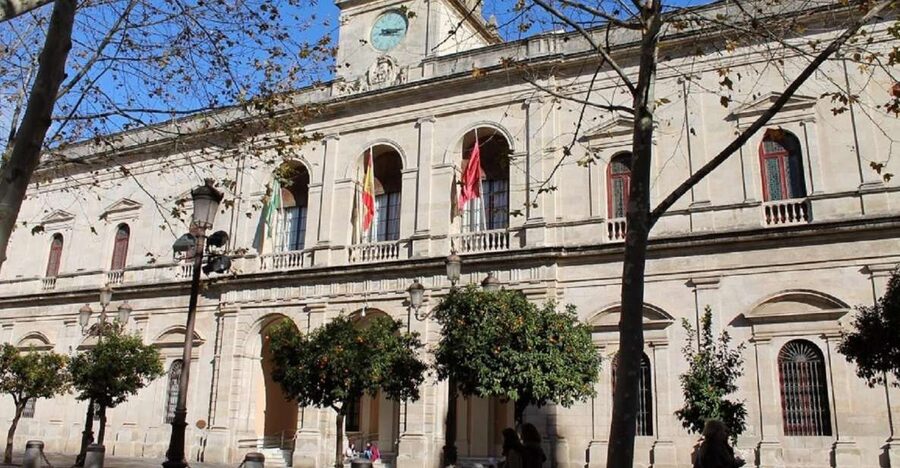 Seville: Paranormal Walking Tour in Spanish - Meeting José Manuel García Bautista, the Researcher-Storyteller