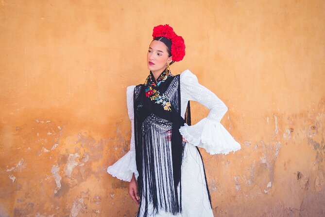 Seville Personalized and Professional Photoshoot - Plaza de España First: Classic Geometry, Instant Photo Results