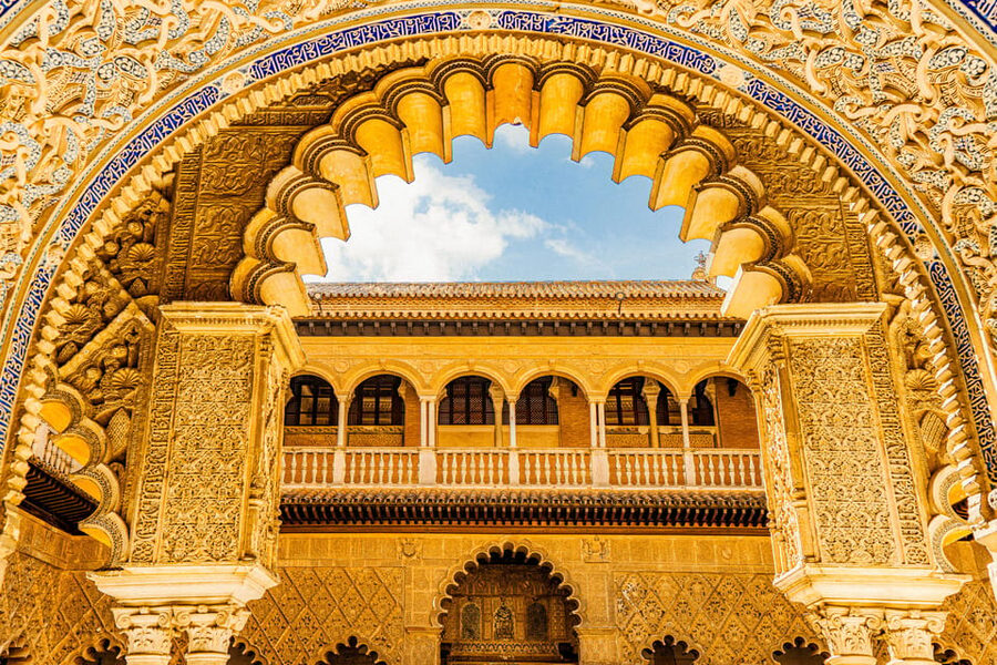 Seville: Priority Access Cathedral, Giralda & Alcázar Tour - What the guided format really gives you in 2.5 to 3 hours