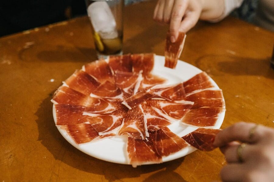 Seville: Private Tapas & History Tour in Triana Neighborhood - Drinks included, and why that changes the value