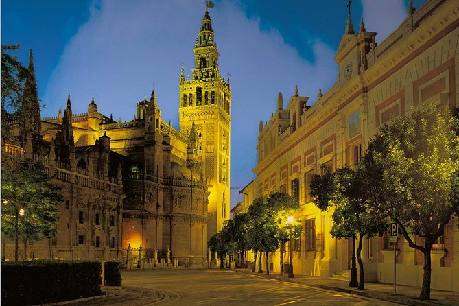 Seville Private Walking Tour with Alcazar & Cathedral Tickets - Entering the Cathedral de Sevilla and Seeing Columbus in Context