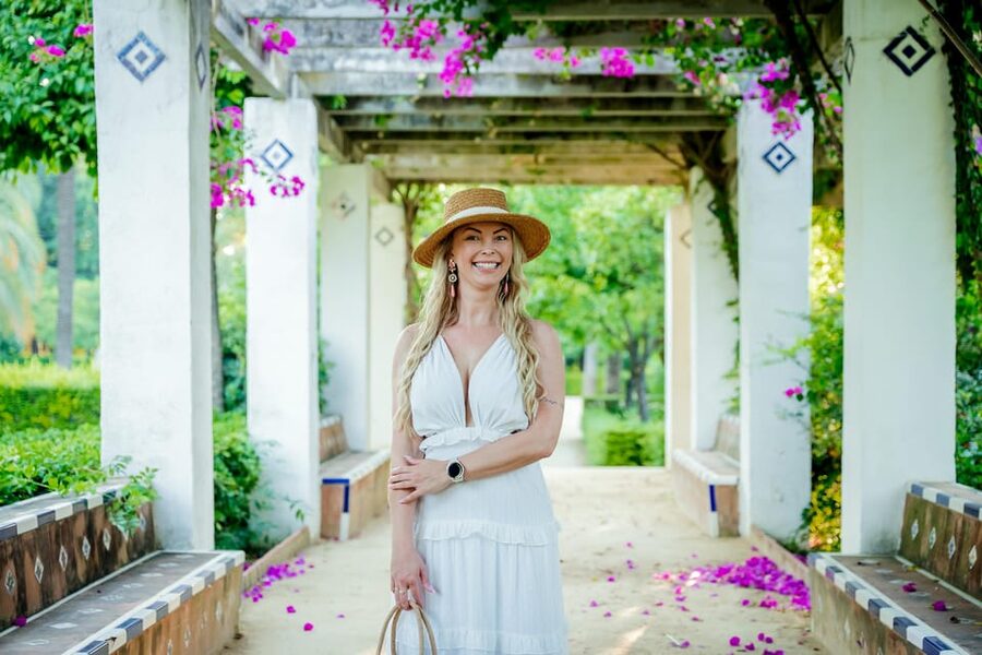 Seville: Professional Photoshoot - What You Get: Edited Photos, Delivery Timing, and the Real Value