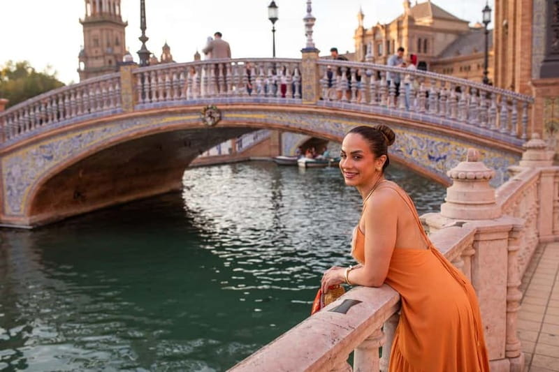 Seville: Professional Photoshoot and Video - Parque María Luisa secret spots: fountains, shade, and calmer backgrounds