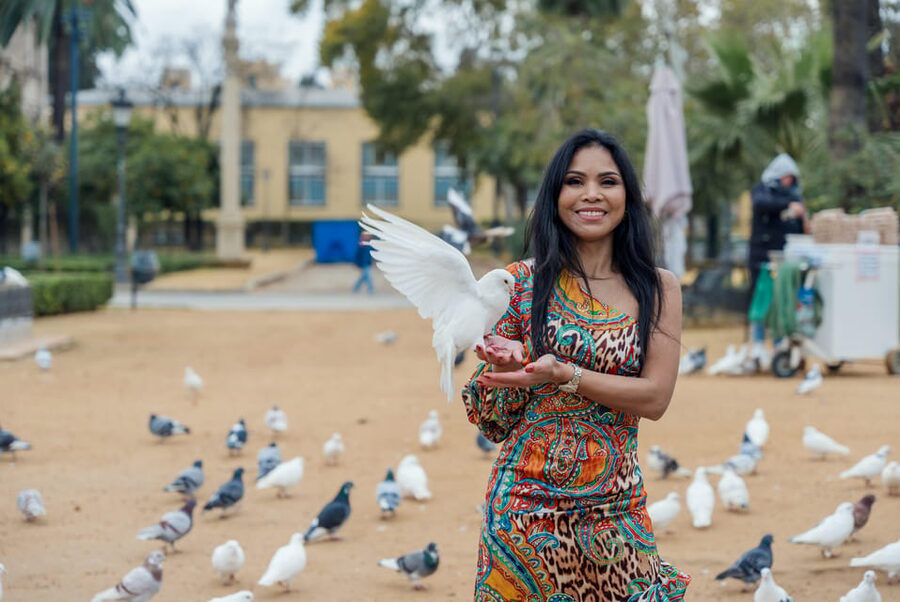 Seville: Professional Photoshoot at Plaza de España - Plaza de España: your best 45 minutes for real “postcard” photos