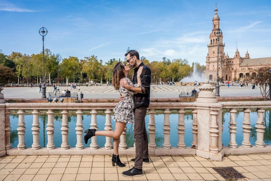 Seville: Professional Photoshoot at Plaza de España - Timing, crowds, and why being on time matters