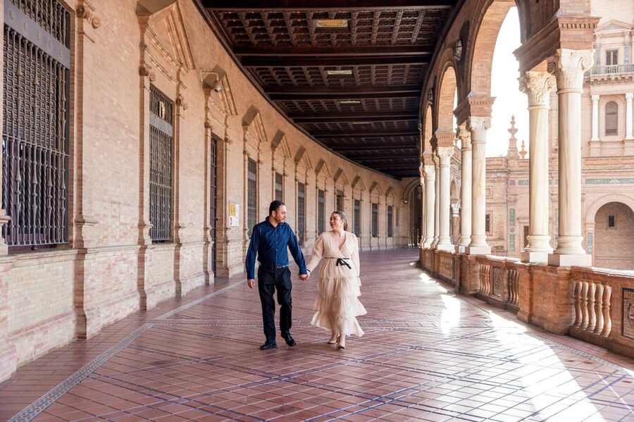 Seville: Professional Photoshoot at Plaza de España - Who this Seville photoshoot is best for