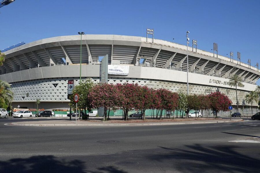 Seville: Real Betis Tour at the La Cartuja Stadium - What you actually get: included spaces and the press room option
