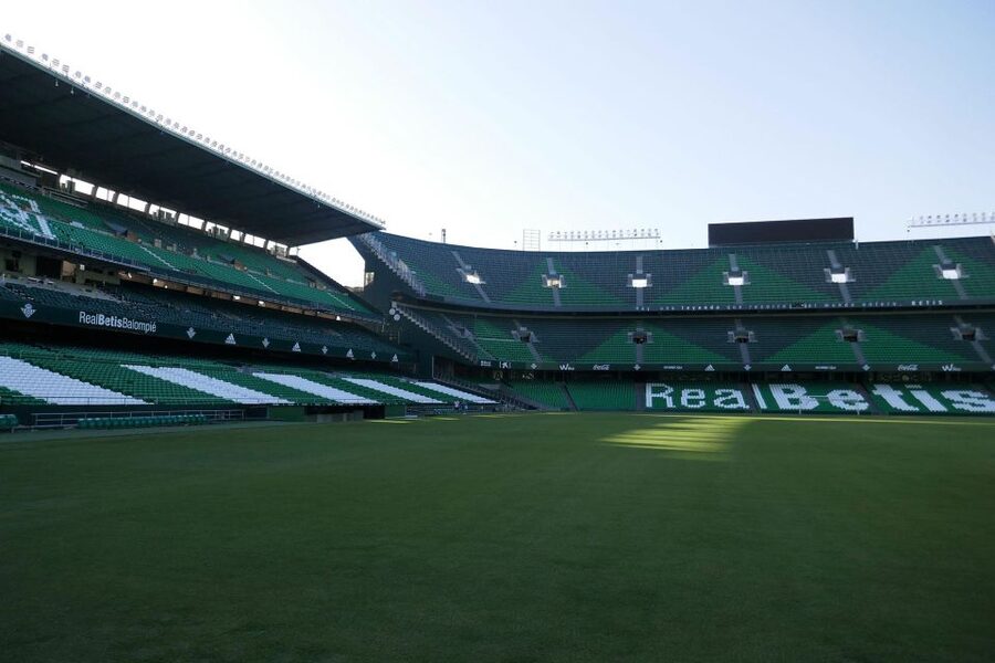 Seville: Real Betis Tour at the La Cartuja Stadium - Finding the right place: Gate 2 and the presidential box entrance