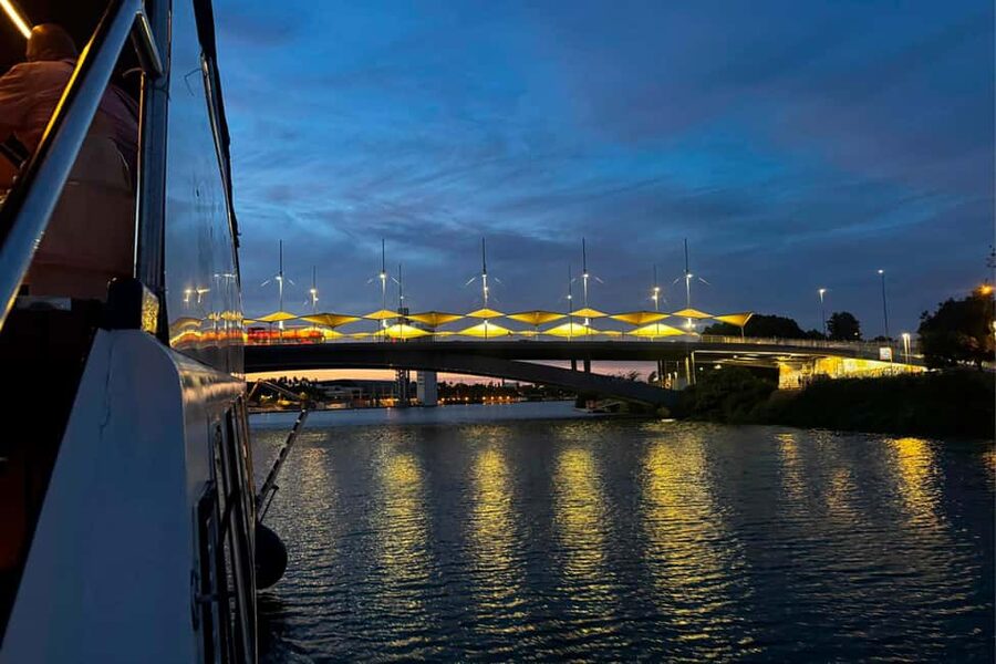 Seville: Restaurant boat ride on the Guadalquivir River with lunch/dinner - Timing, what to do before, and how to end the night