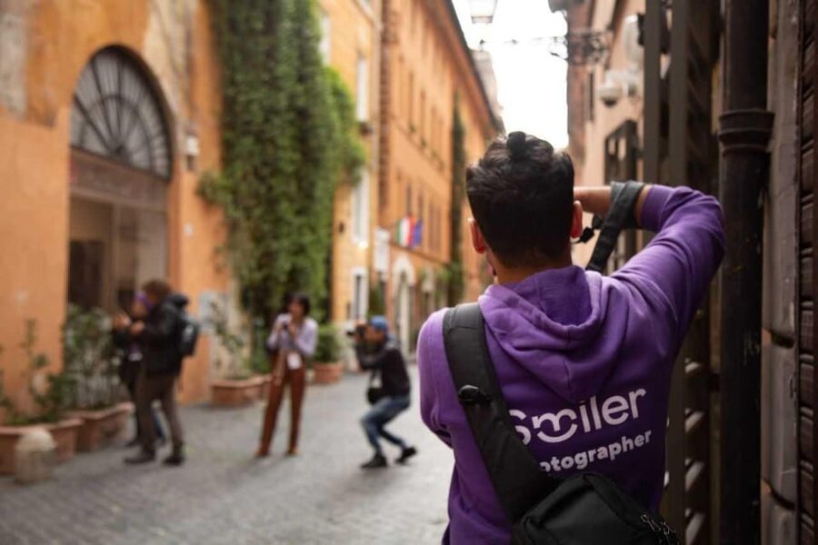 Seville: Romantic photoshoot for Couples - Why a romantic Seville photoshoot feels different from selfies