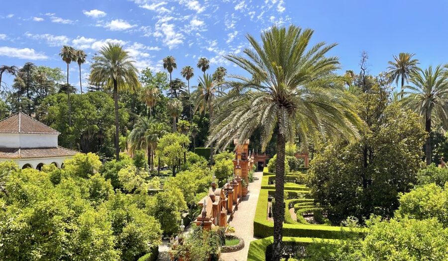 Seville: Royal Alcázar Skip-the-Line Tour by Local Experts - Audio headsets that actually work in a crowded palace