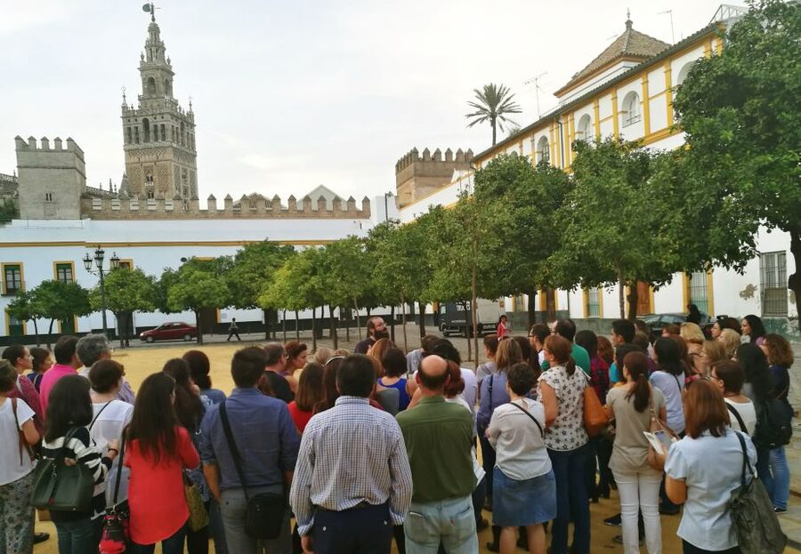 Seville Royal Palace and Game of Thrones Tour - From C. Francos to the palace entrance: how you start and settle in
