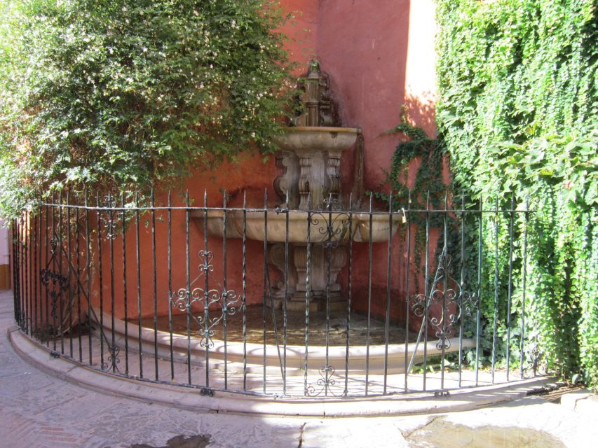 Seville: Santa Cruz Old Jewish Quarter Walking Tour - Key things to know before you go