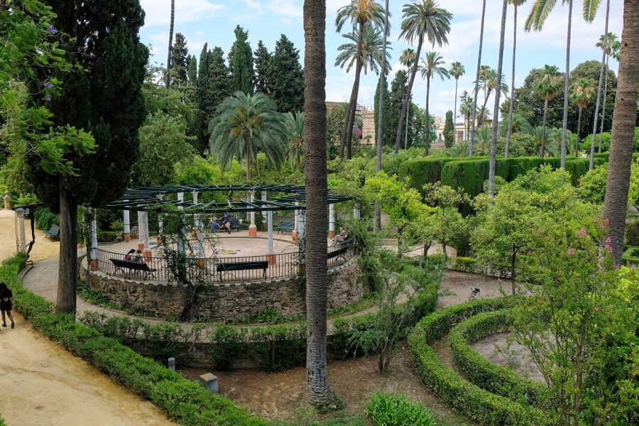 Seville: Skip-the-Line Royal Alcázar Guided Tour - Meeting at Naturanda Turismo Ambiental, Getting Set Up, Then Going In