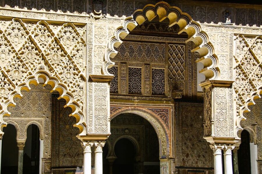 Seville: Small-Group Alcázar Guided Tour & Entry Ticket - Why the Real Alcázar makes more sense with a guide