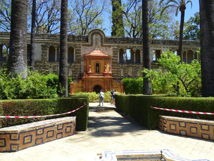 Seville: Small-Group Alcázar Guided Tour & Entry Ticket - The 2-hour route that keeps you oriented from the first minute