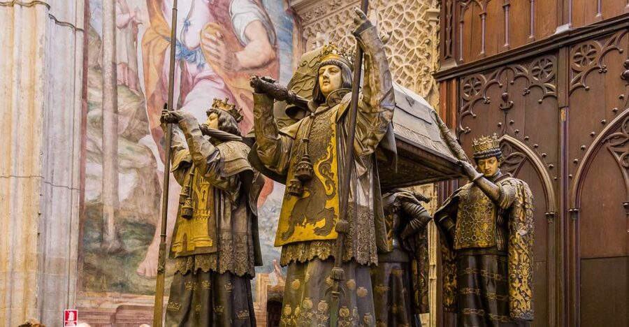 Seville: Small-Group Cathedral and Giralda Tour with Tickets - Key things I’d circle on your Seville plan