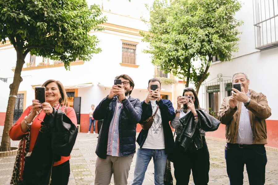 Seville: Small-Group Jewish Quarter Discovery Walking Tour - Getting oriented fast in Seville’s Santa Cruz area