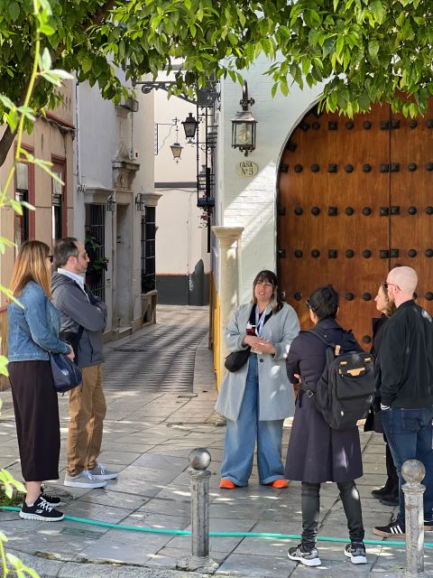 Seville: Small Group Jewish Quarter Tour with Tapas & Drinks - Meeting at Plaza del Triunfo, then walking with purpose