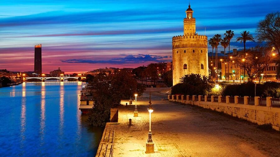 Seville: Spritz Tasting Experience - Finding the spot by Torre del Oro, and why that matters