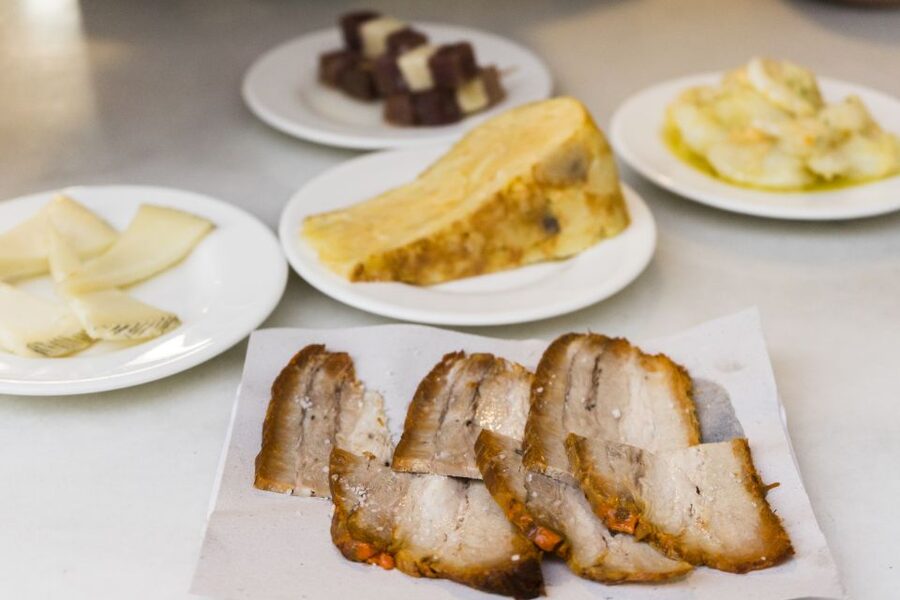 Seville: Tapas Crawl - Where the tour starts: Restaurant Catalina in Plaza Padre Jerónimo de Córdoba