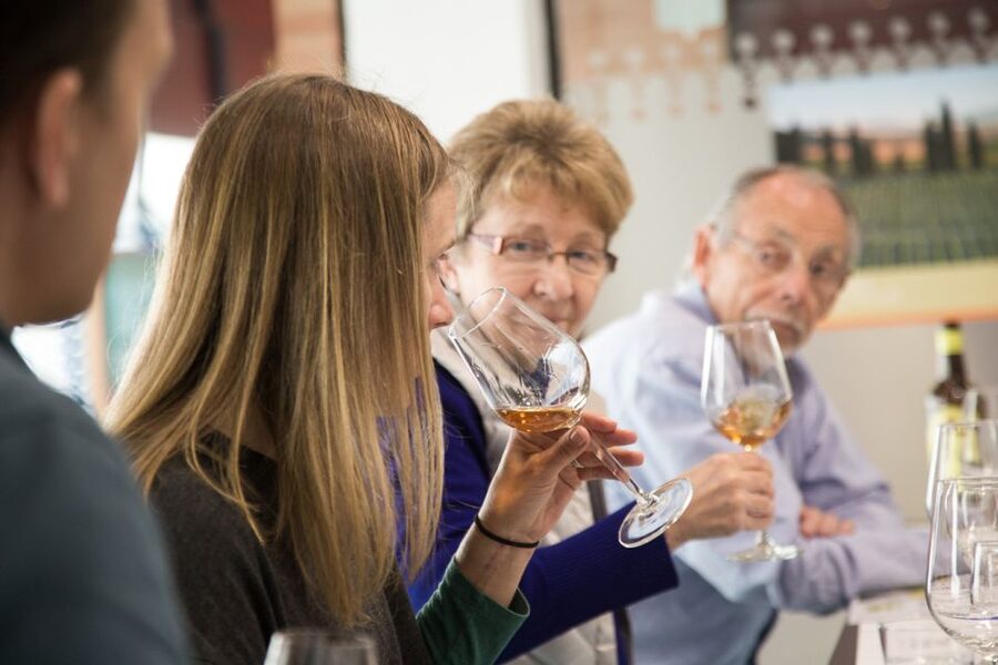 Seville: Triana Market Tour with Tastings - Triana Market walk, with vendors and the story behind what you eat