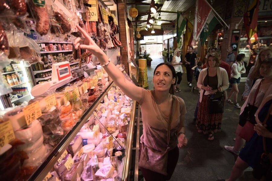 Seville: Triana Market Tour with Tastings - Tastings you can actually plan around: ham, cheese, olives, fruit, and sweets