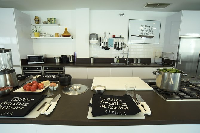 Spanish Cooking Class & Triana Market Tour in Sevilla - Where you meet: Triana Food Market stalls 75 to 77