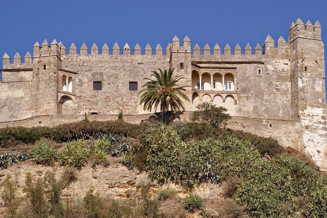 Spend a day in the White Villages from Cadiz - Arcos de la Frontera and the Plaza del Ayuntamiento viewpoints