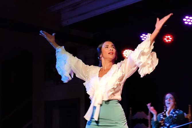 Tablao Flamenco La Guarida del Angel Jerez - Group size matters: maximum 50 people and a more personal vibe