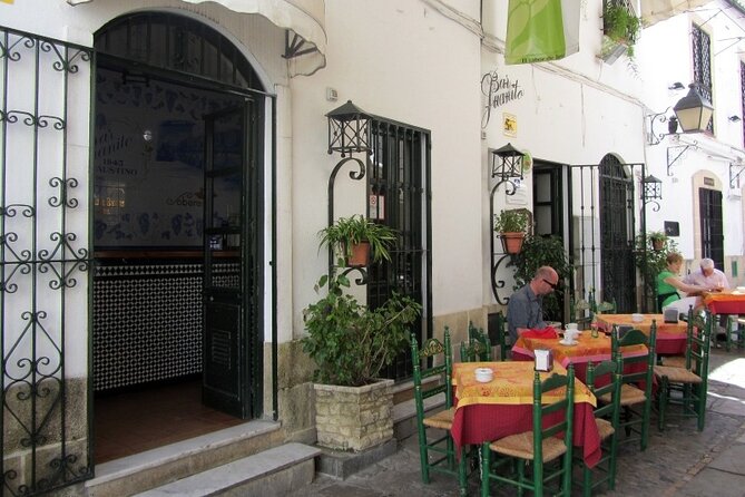 Tapas Food Tour in Jerez de la Frontera - What you actually get to taste: 3 tapas and 3 drinks