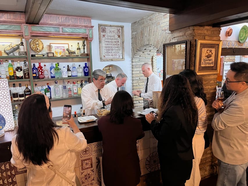Tapas Tour Cordoba & Wine Experience with chef and sommelier - How the guides handle chaos when Córdoba gets crowded