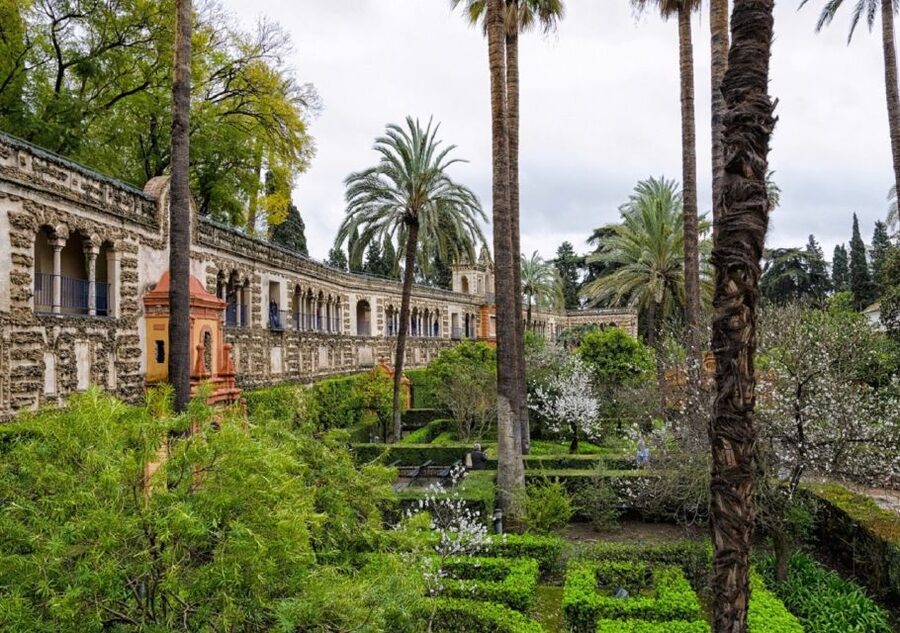 The Best of Seville: Private 2,5 Hour Walking Tour - Plaza de España and Maria Luisa Park: Tiles, Water, and a Big Open Air Moment