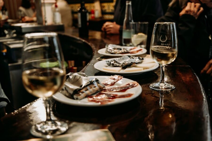 Triana: Authentic Flamenco & Tapas Tour - Why Triana Flamenco and Tapas Work So Well Together