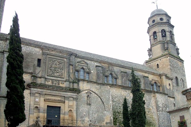 Úbeda and Baeza private tour in a day from Córdoba with tickets. - Transfer time and free time in Baeza for tapas and lunch options