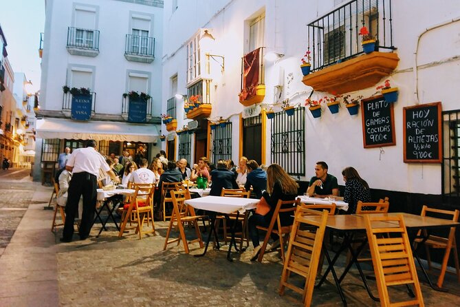 Visit Cádiz as if You Lived There - Alameda Apodaca and the Ficus Macrophylla Story