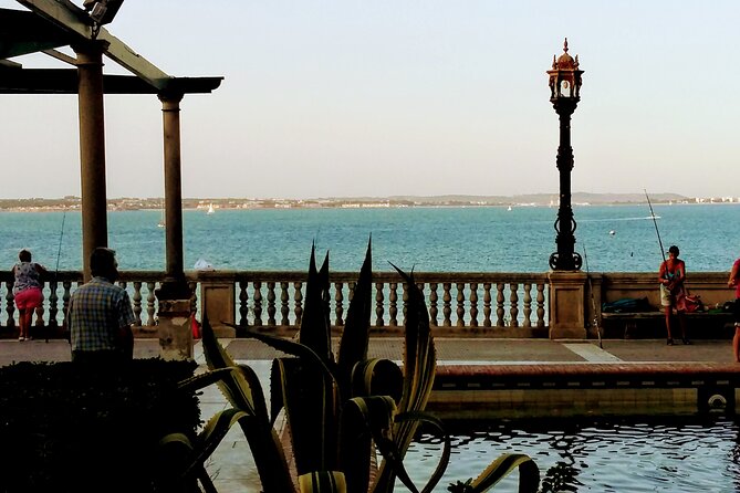 Visit Cádiz as if You Lived There - El Populo and the Secret-Door Anecdote