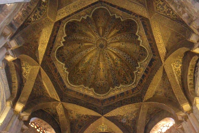 Visit Cathedral Mosque with official guide. Small groups - Key Highlights At A Glance
