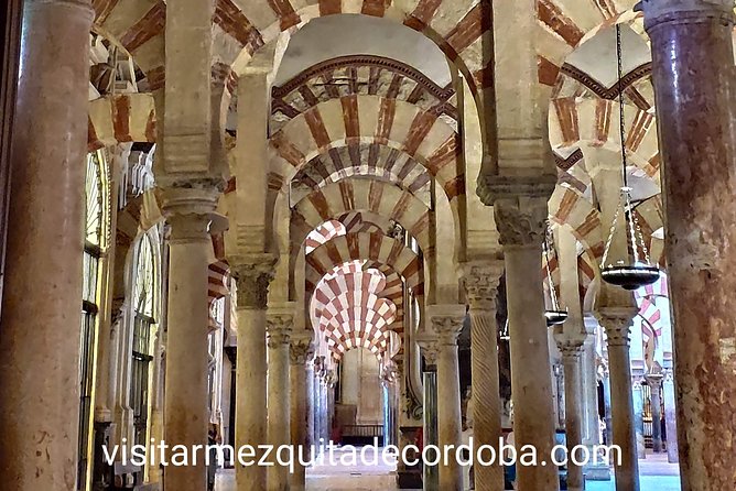 Visit Cathedral Mosque with official guide. Small groups - Getting the Most Out of the One-Stop Format