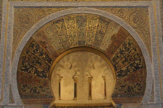 Visit Cathedral Mosque with official guide. Small groups - Weather, Minimum Travelers, and the One Real Risk