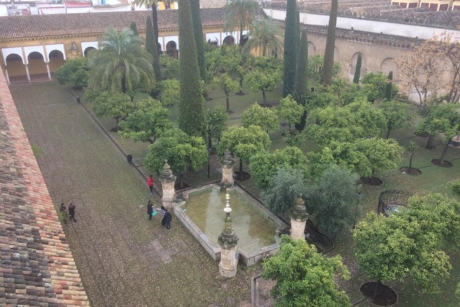 Visit in Spanish to the Cathedral Mosque. Does not include entrance ticket - Stop 1: Mezquita-Catedral bell tower and the 191 steps